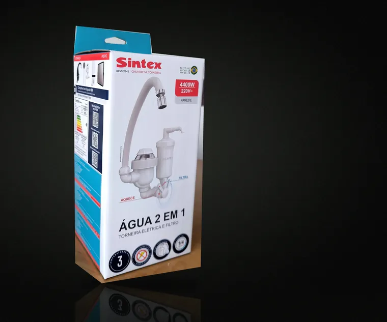 Caixa de micro-ondulado da torneira elétrica Sintex Água 2 em 1, com gancheira azul