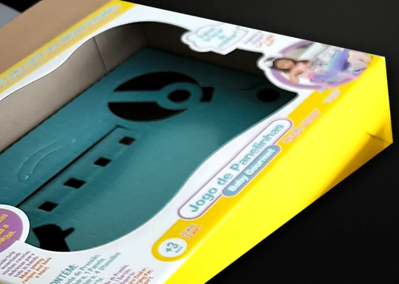 Caixa de micro-ondulado do brinquedo Jogo de Panelinhas Baby Gourmet, com janela recortada